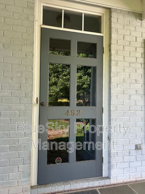 Building Photo - 492 Ednam Cir