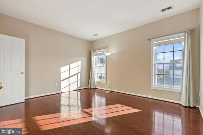 Building Photo - 23209 Robin Song Dr