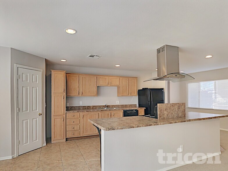 Building Photo - 13129 N 21st Dr