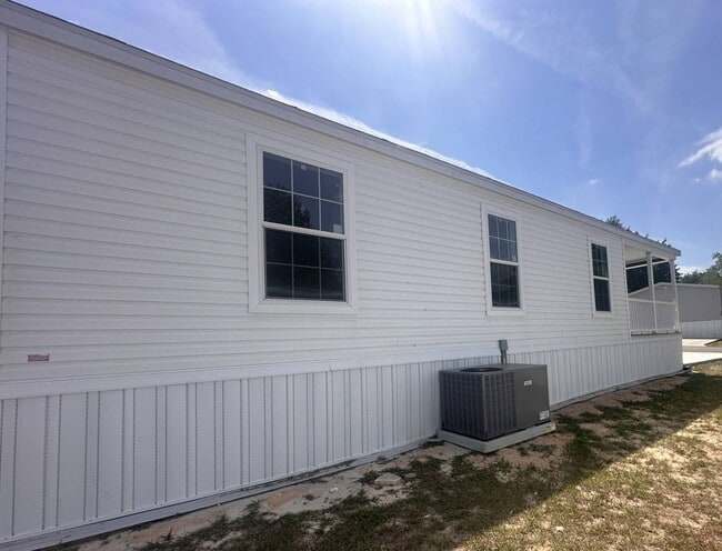 Building Photo - 7865 W Hwy 40