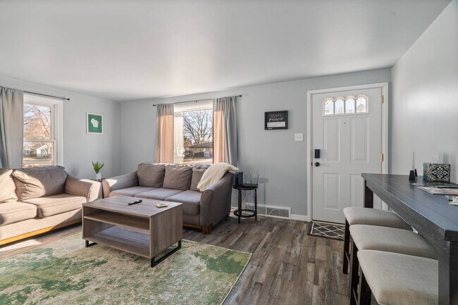 Building Photo - 1446 9th St