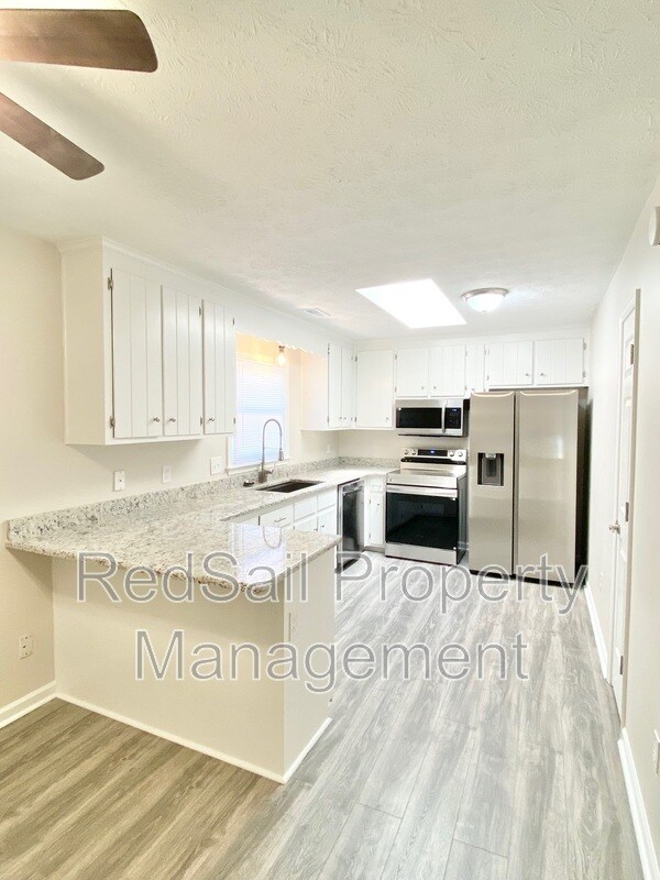 Building Photo - 39 Whites Ln