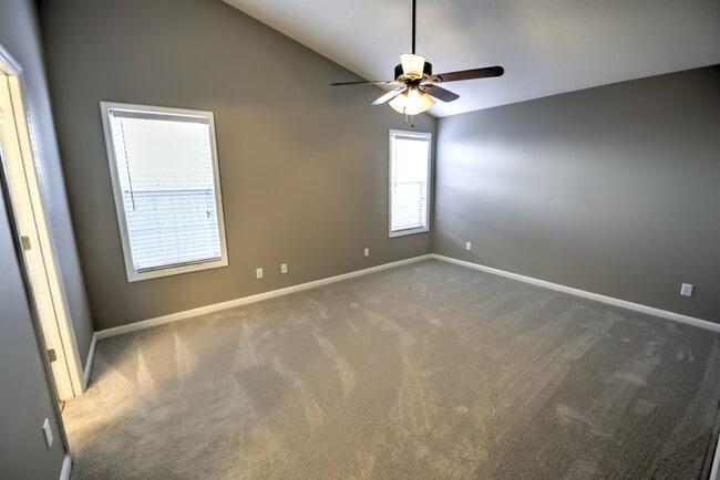 Building Photo - Gorgeous 3 BR, 2 BA , 1 Car Garage Home Of...
