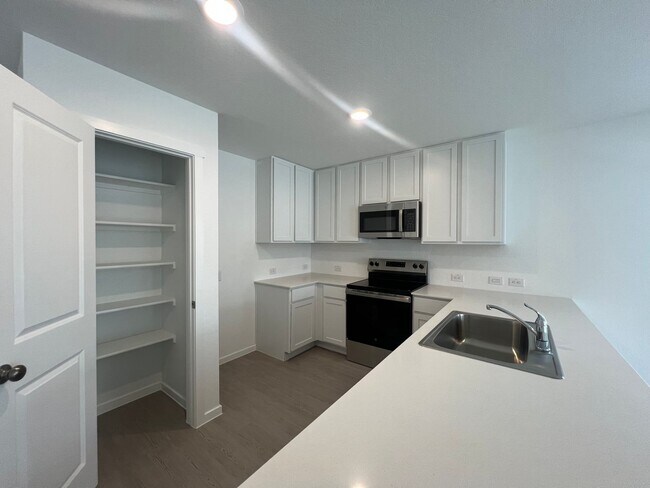 Building Photo - Great New Construction 3/2 Home In Waters Edge