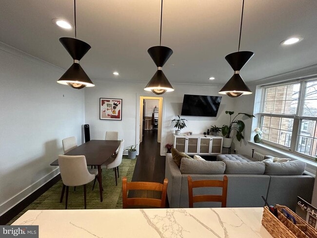 Building Photo - 939 Longfellow St NW