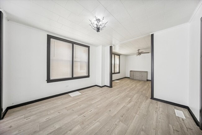Building Photo - 3134 W 39th Pl