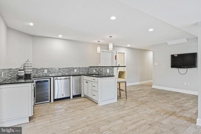 Building Photo - 1107 Savile Ln