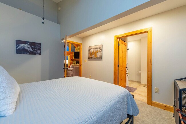 Building Photo - 629 Cherry Hill Dr