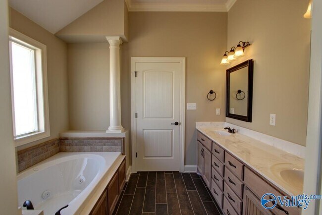 Building Photo - 13728 Callaway Dr