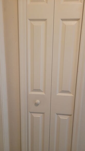 Kitchen pantry - 106 Woodbury Pines Cir