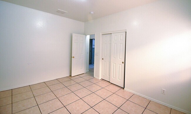 Building Photo - 9201 W Elwood St