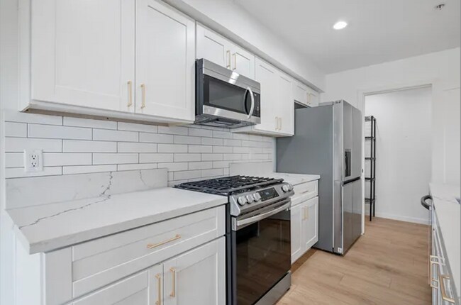 Building Photo - Hamilton