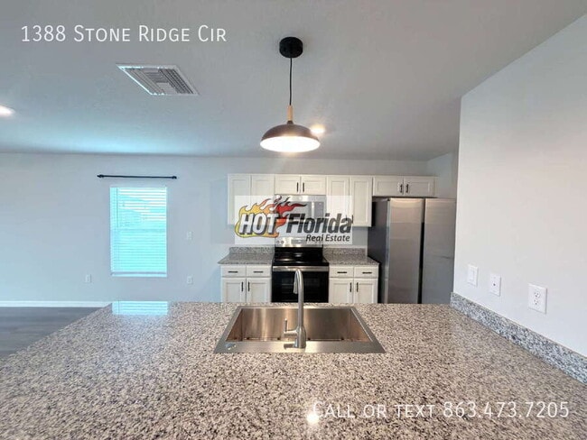 Building Photo - 1388 Stone Ridge Cir
