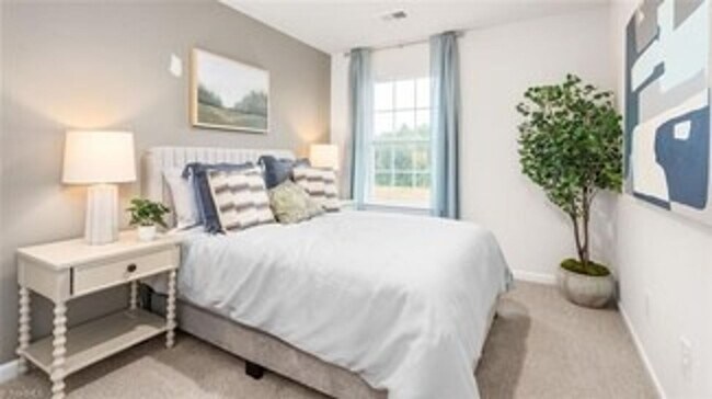 Building Photo - 1707 Komondor Trl