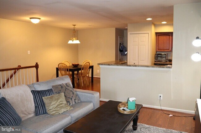 Building Photo - 12 Wingate Ct