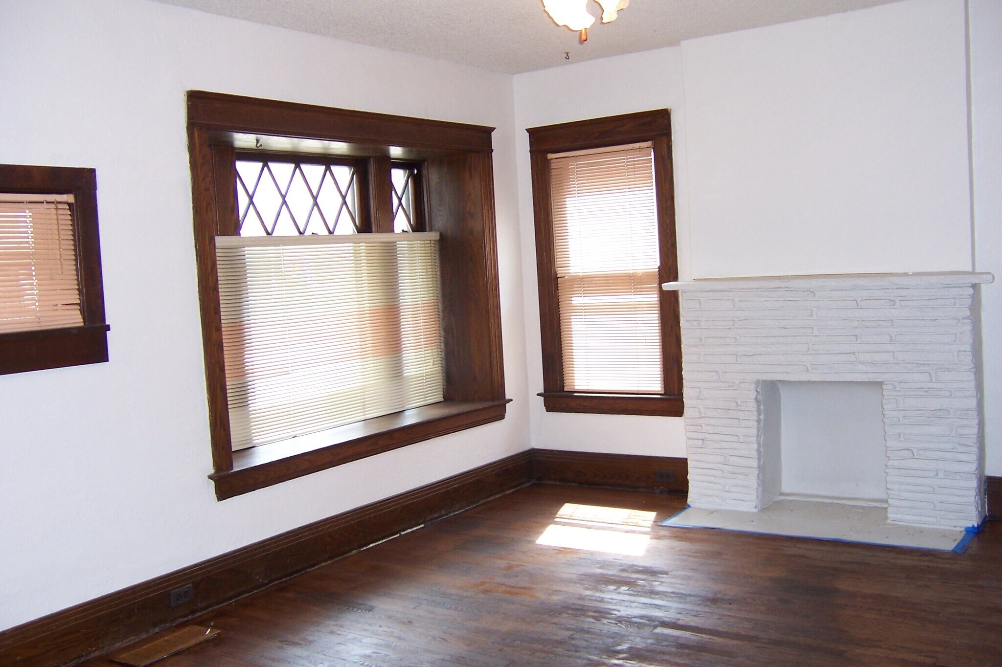 living room - 21 Lakeview Ter