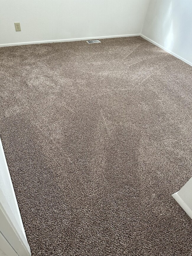 Building Photo - 307 N 1st St