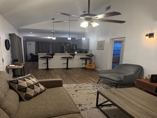 Building Photo - 4347 Travis St