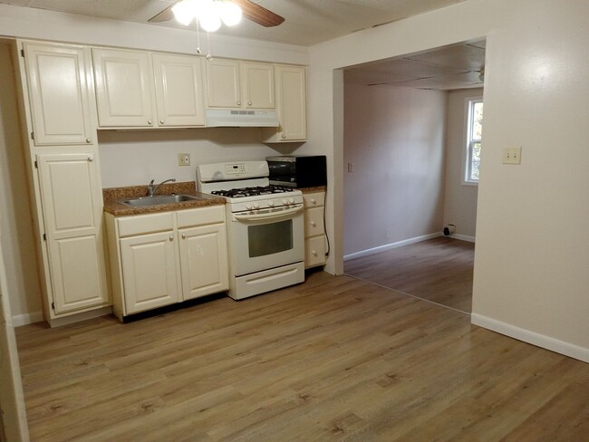 Building Photo - Cozy 2 Bedroom Home FOR RENT in Millville ...