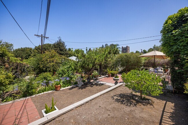 Building Photo - Stunning, remodeled rental in Historic Fra...