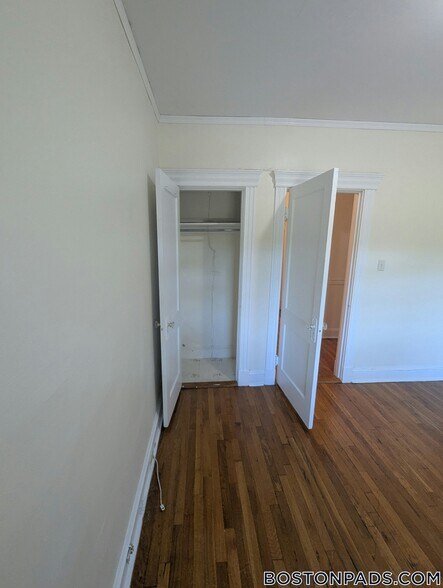 Building Photo - 360 Riverway