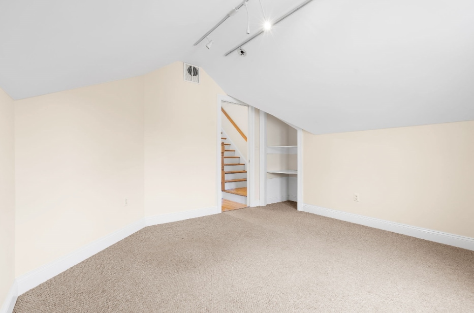 Building Photo - 35 Water St