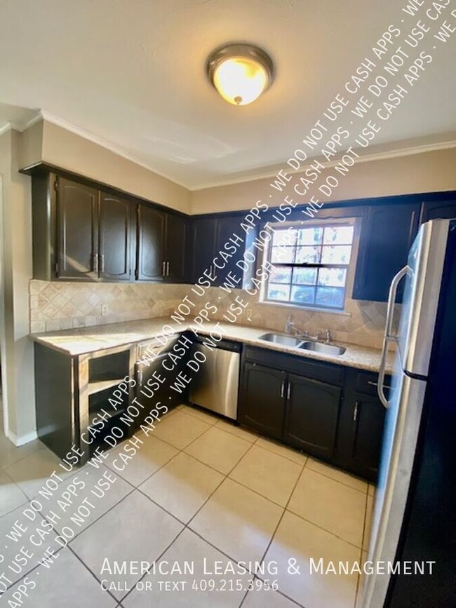 Building Photo - 8 La Costa Cir