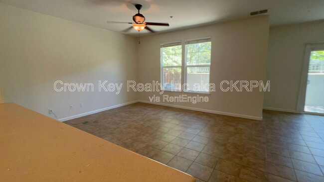 Building Photo - 151 W Saltillo Ln