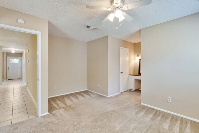 Building Photo - 7404 Bucknell Dr