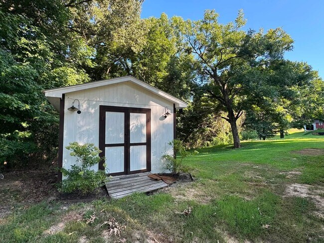 Building Photo - 1498 Garland Dr