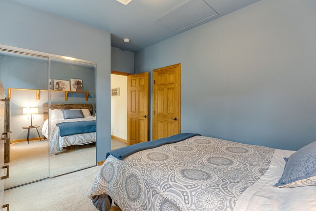 Building Photo - Peaceful Mountain Retreat with Stunning Views in Mount Charleston!