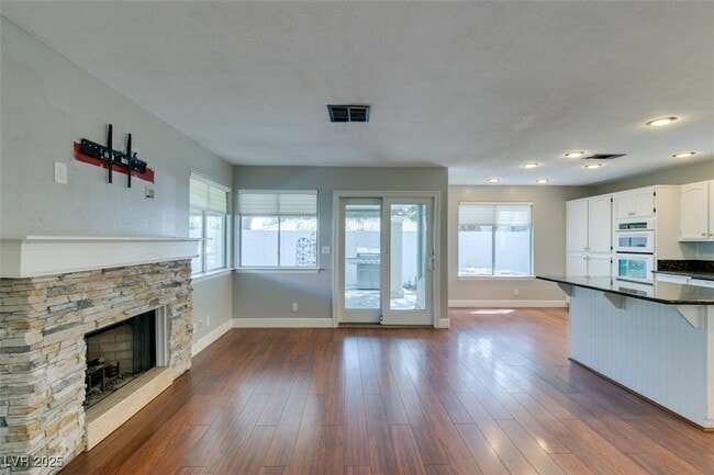 Building Photo - 9201 Buckhaven Dr