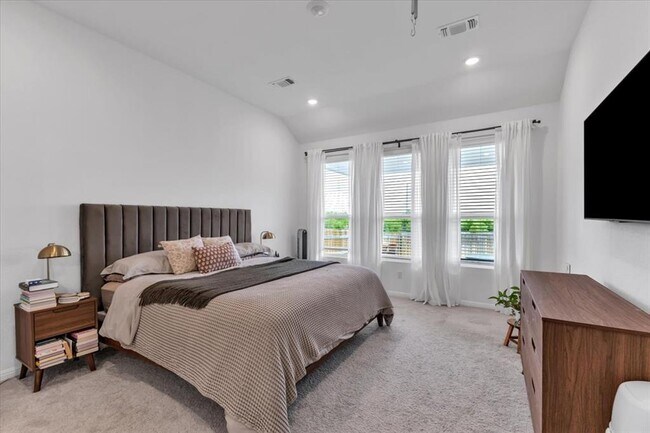 Building Photo - 17608 Penfolds Dr