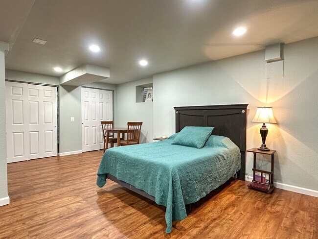 Building Photo - Updated Single-Family Home with Large Back...