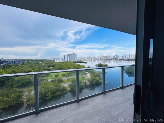 Building Photo - 16385 Biscayne Blvd