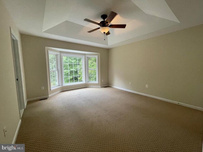 Building Photo - 2323 Valentine Dr