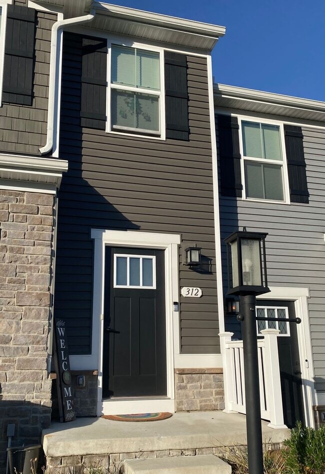 Building Photo - 312 Frances Ln