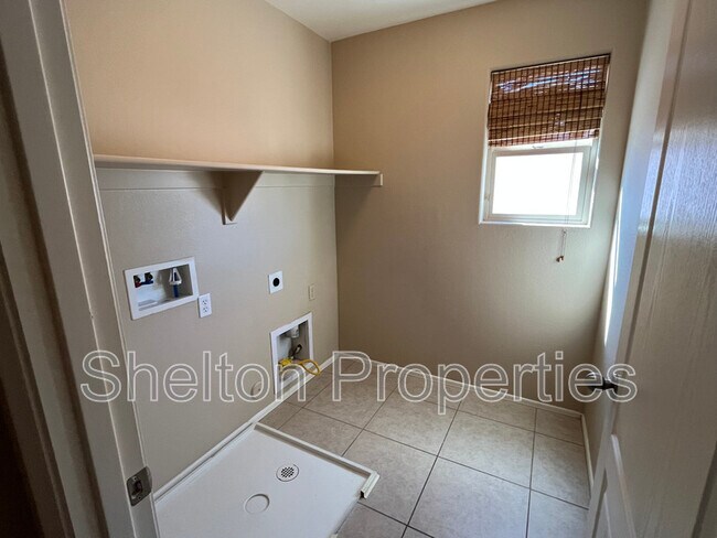 Building Photo - 2958 N Clanton St