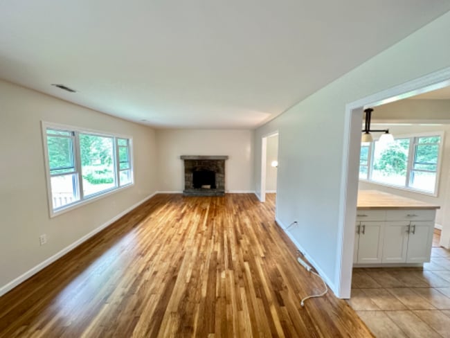 Building Photo - 335 Kent Rd