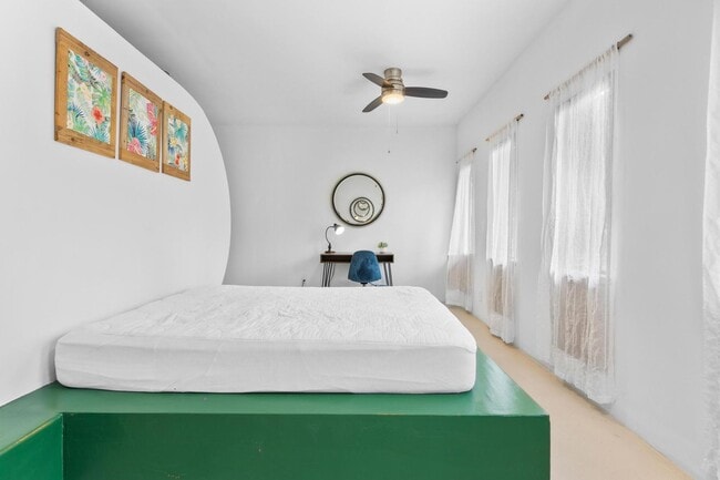 Building Photo - 3 Bedroom / 2.5 Bath Home with 20 Acres of...