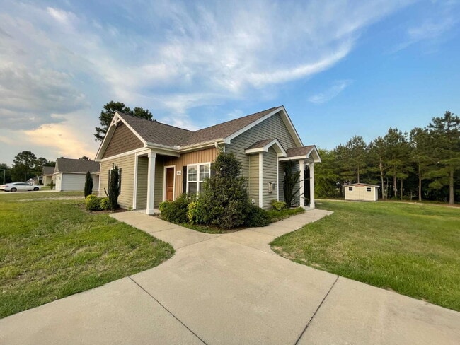Building Photo - ADORABLE 3 BR, 2 BA HOME IN PLANTATION POINT! *SPRING CREEK SCHOOL DISTRICT*