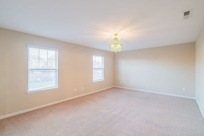 Building Photo - Third month rent free if you sign a lease before 01/31! Spacious 4 Bedroom, 3.5 Bath Home for Ren...