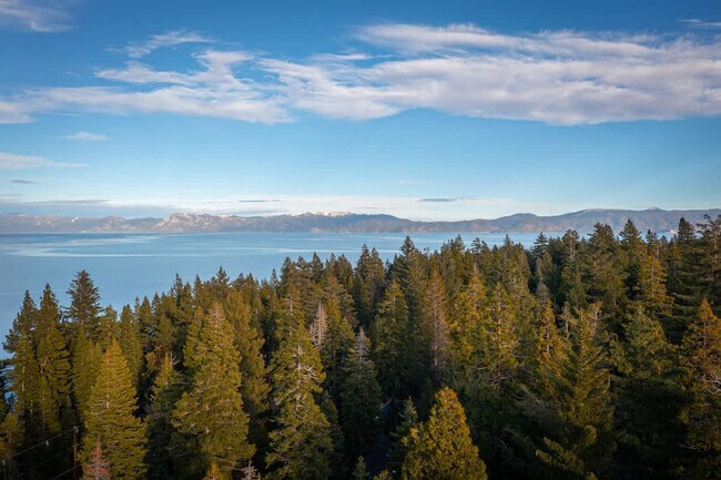 Building Photo - 300 Tomahawk Ave