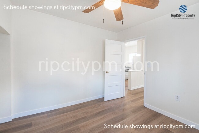 Building Photo - 424 Division St