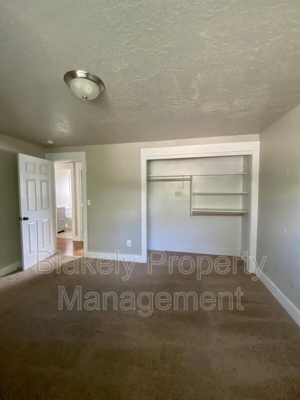 Building Photo - 1541 Marilyn Cir