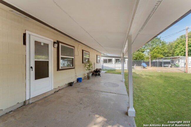 Building Photo - 626 Aviation Ave