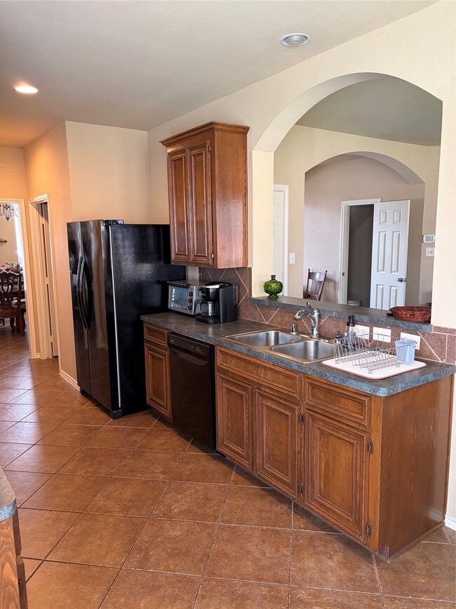 Building Photo - 2515 Silverton Bend