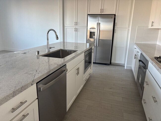 Building Photo - **Move In special $1k off first month's rent** Exciting Opportunity: Discover Your Brand New Drea...