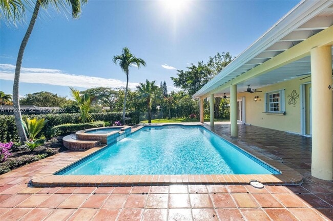 Building Photo - 11401 SW 72nd Pl