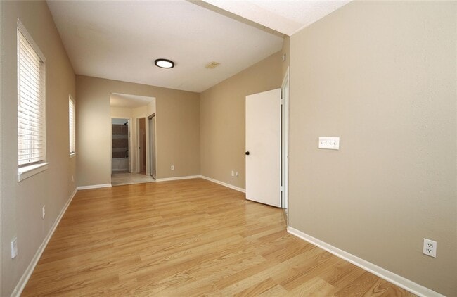 Building Photo - 18203 Brooknoll Dr